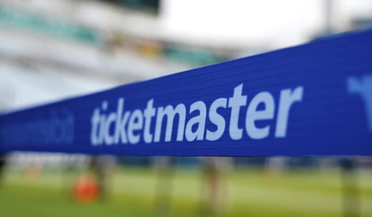Comisión federal de comercio demanda a ticketmaster por costos excesivos
