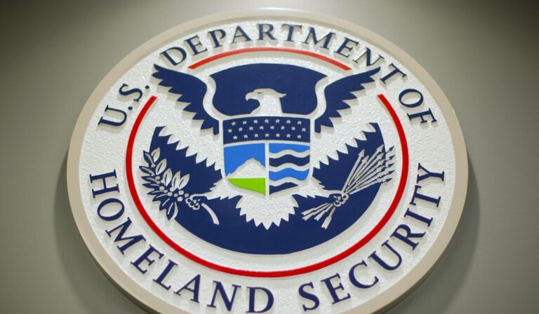 Dhs descubre fraude sorprendente en casos de inmigración legal tras