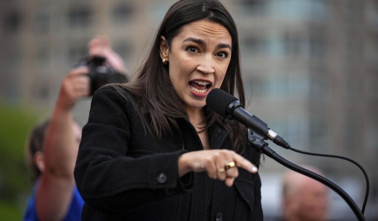 Demócratas de la Cámara que se opusieron a la resolución de Charlie Kirk Demócratas de la cámara que se opusieron a la resolución