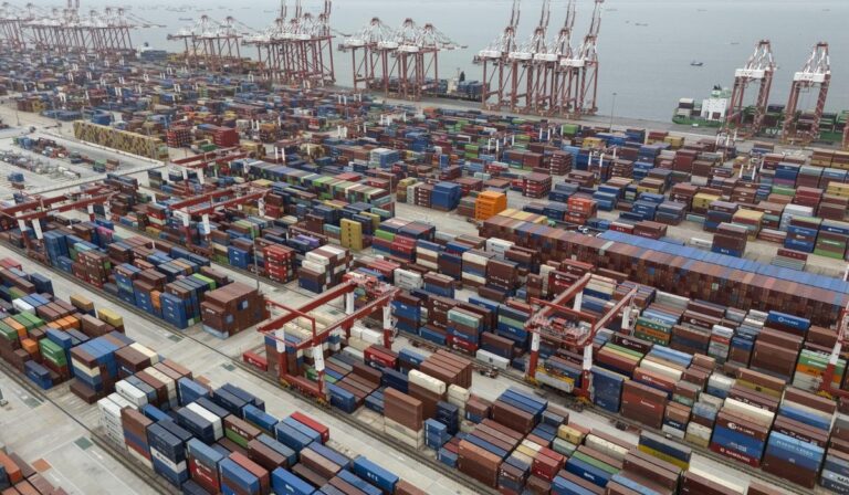 Empresas navieras respaldan la primera tarifa global de gases de