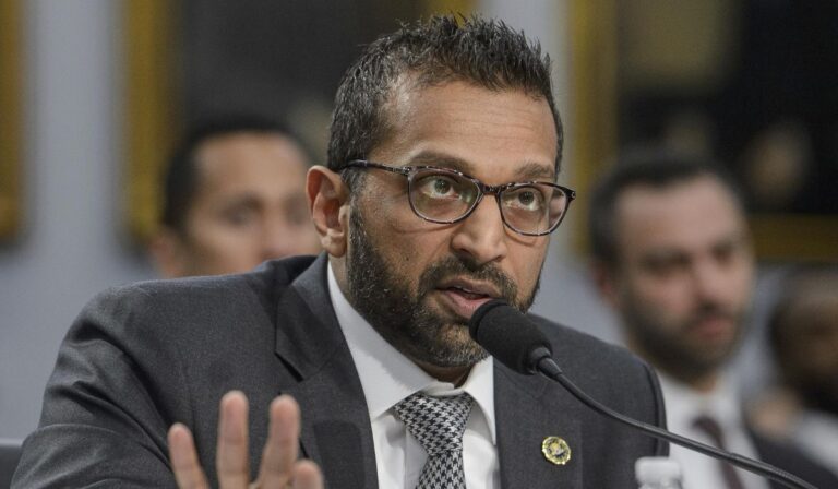 Exagentes del fbi demandan a la agencia por reinstalación laboral