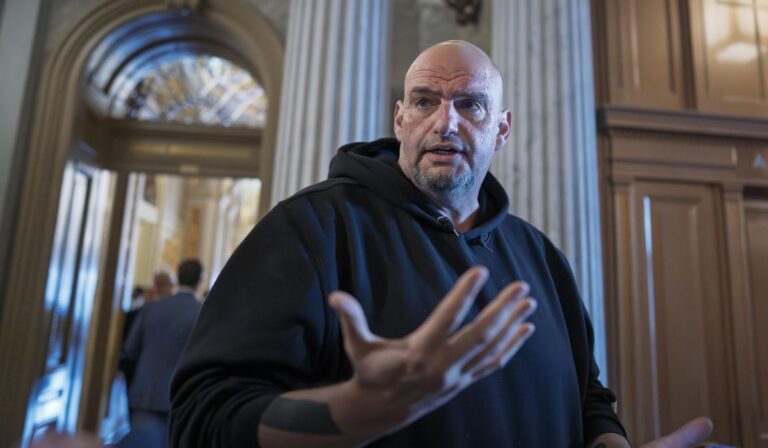 Fetterman advierte a los demócratas sobre los peligros del cierre