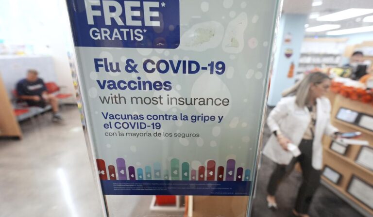 Panel de expertos de CDC deja de lado la recomendación de vacuna universal contra el COVID-19 Panel de expertos de cdc deja de lado la recomendación