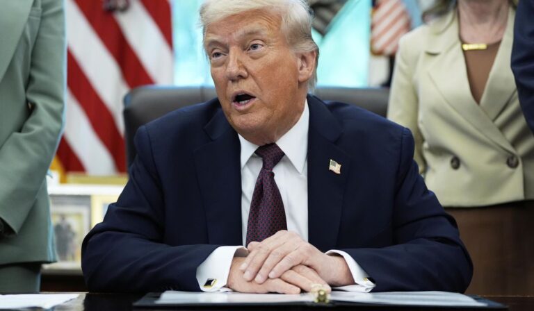 Trump propone clasificar a antifa como organización terrorista doméstica