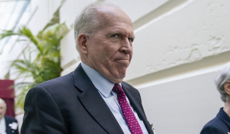 Casa pide procesar al exjefe de la cia brennan por