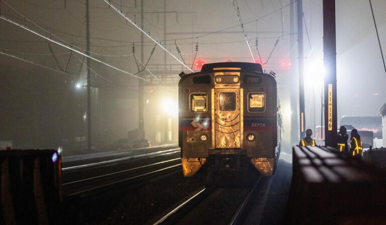 Federal safety board recomienda retirar trenes implicados en incendios en