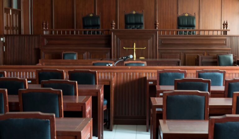 Jueces federales reconocen uso de ia en fallos erróneos