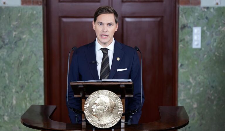 Premio Nobel: ¿Donald Trump merecedor? Ganador rinde homenaje al presidente estadounidense Premio nobel: ¿donald trump merecedor? ganador rinde homenaje al presidente