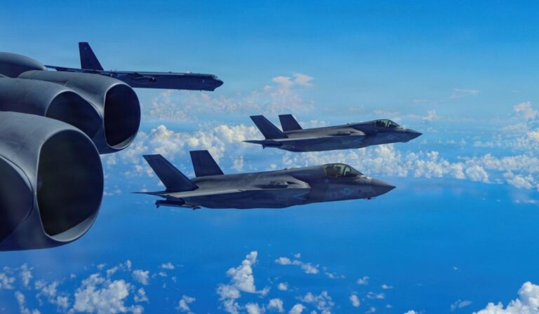 Trump promete más ataques militares contra narcotraficantes y llama a