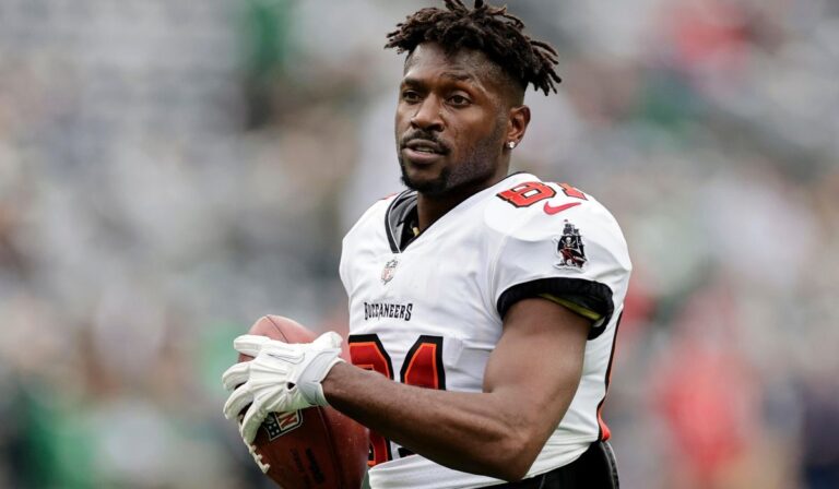 Antonio Brown renuncia a la extradición por cargo de intento