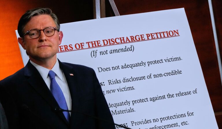 Cámara aprueba liberación de archivos de Epstein por el Departamento