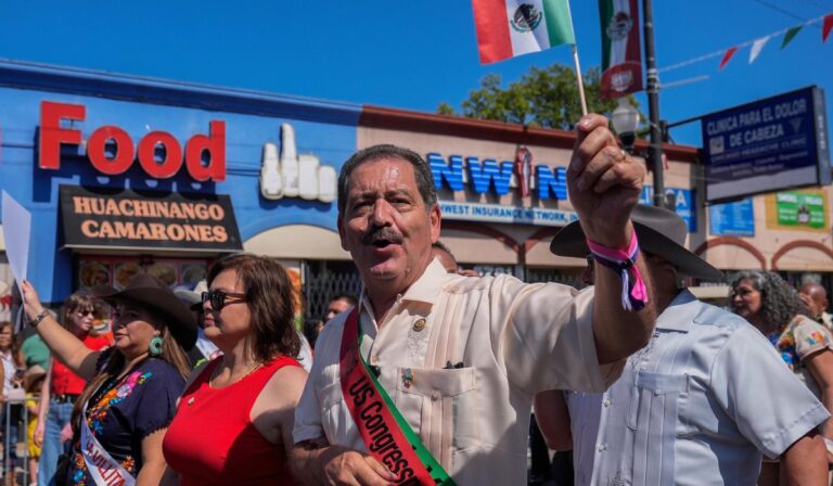 Congresista de Illinois sorprende al no postularse y coloca a