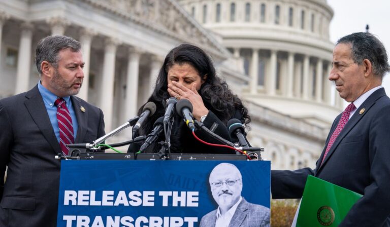 La viuda de Kashoggi y los demócratas exigen la publicación