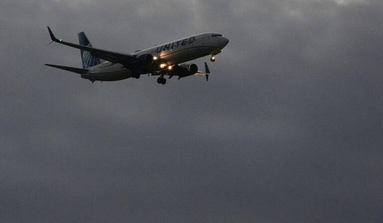 Reducción de vuelos en 40 aeropuertos por cierre gubernamental