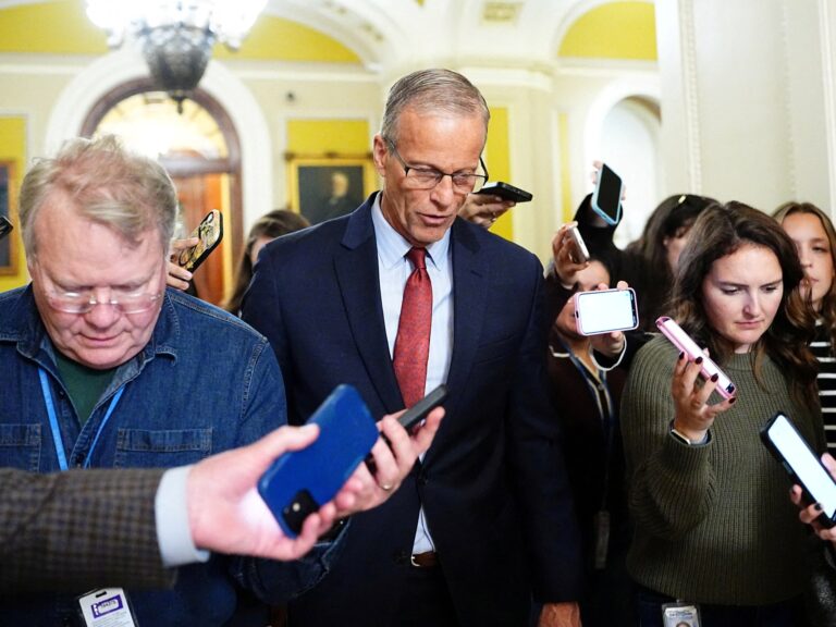 Senado de EE. UU. Aprueba Voto para Evitar el Cierre: