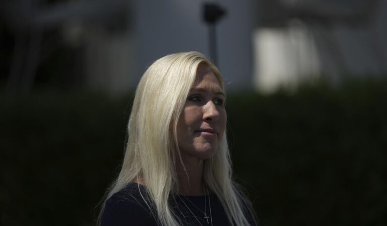 Trump critica a MTG por traicionar al Partido Republicano