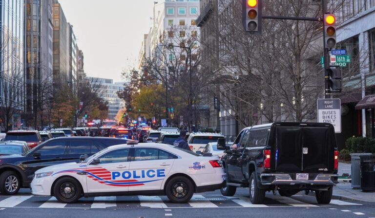 Trump promete medidas drásticas contra la inmigración tras ataque de