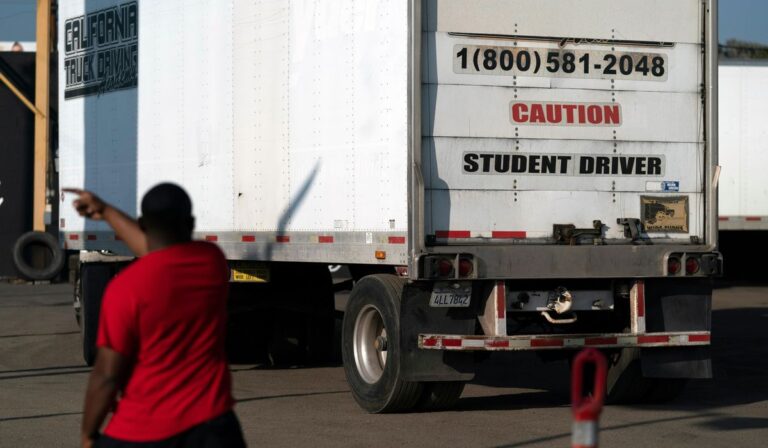 Examinando las escuelas de transporte y el impacto en los