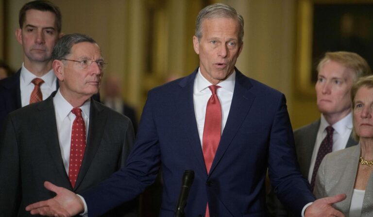 Senadores republicanos presentan propuestas de salud para evitar el colapso de subsidios al final del año Senadores republicanos presentan propuestas de salud para evitar el colapso