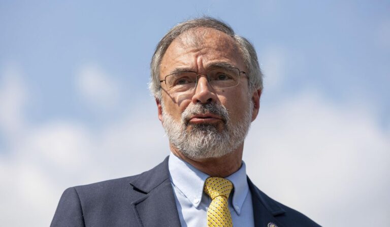 Andy Harris considera demandar tras aprobación de nuevo mapa congressional en Maryland