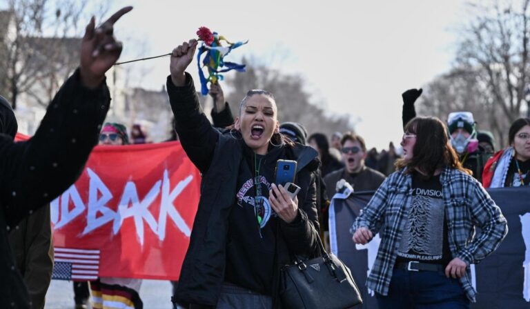 Tiroteo mortal en Minneapolis provoca tensión en la ciudad