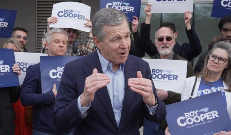 Carrera clave al Senado tras las primarias en Carolina del Norte entre Roy Cooper y Michael Whatley