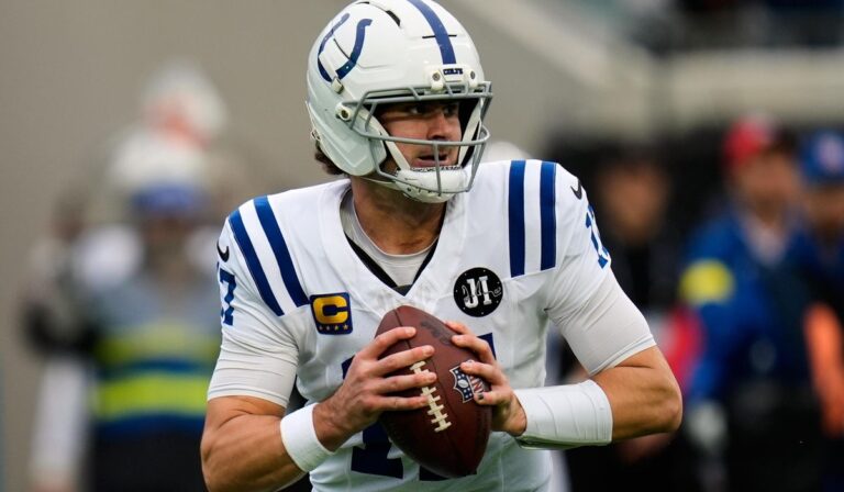 Colts pueden utilizar la etiqueta de transición en Daniel Jones mientras Jets franquician a Breece Hall