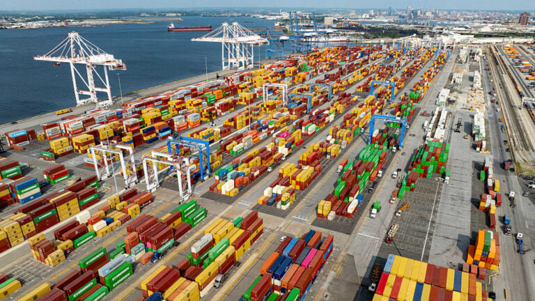 Juez ordena a Aduanas de EE. UU. procesar reembolsos por tarifas ilegales de Trump